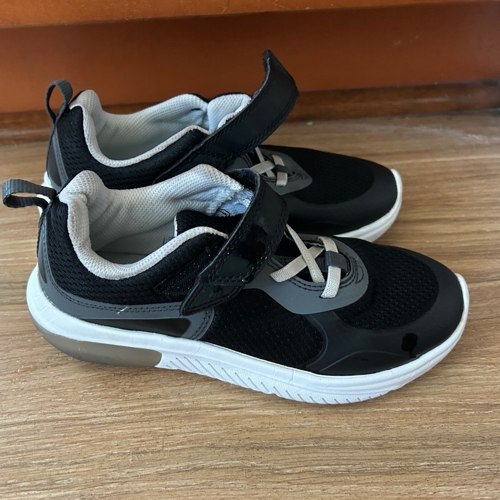 target boy shoes